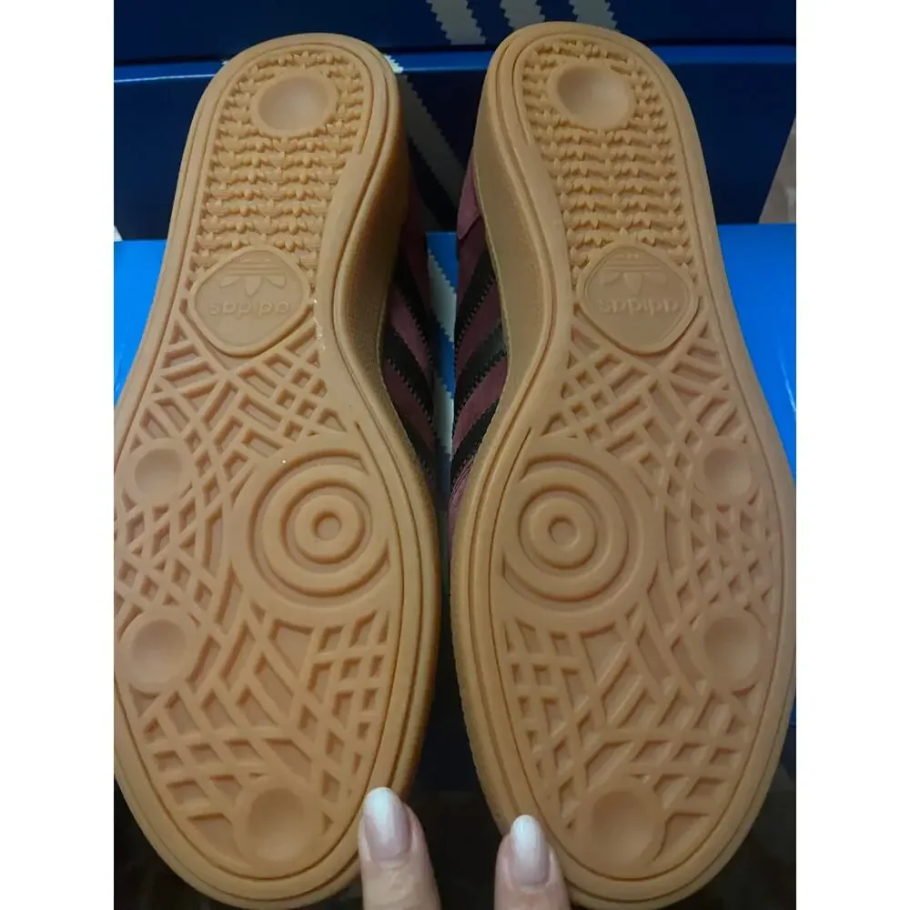 NEW ADIDAS Handball Spezial Mens 8.5 JR3846 Maroon / GUM